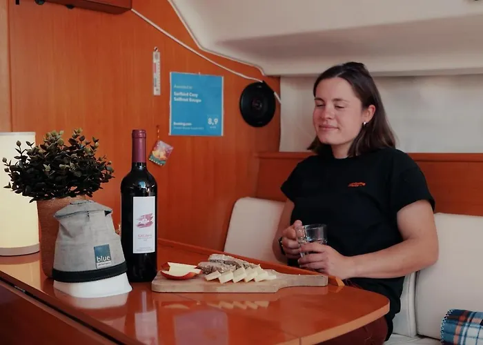 Surfbird Cozy Sailboat Escape Bådhotel