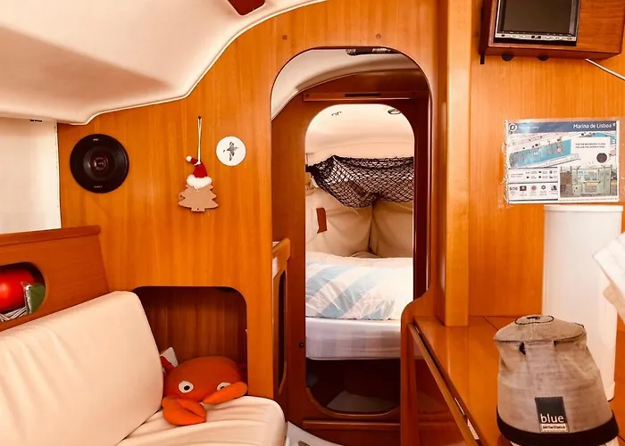 Surfbird Cozy Sailboat Escape 船屋 *